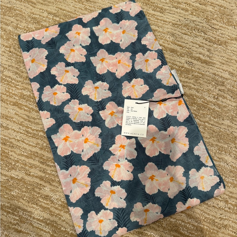 BNWT - Acacia Swimwear New Mahalo Pareo